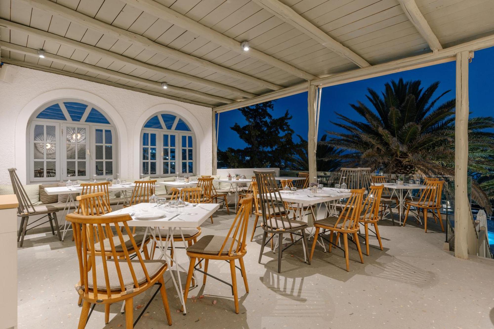 Pnoi Hotel Logaras Exteriör bild