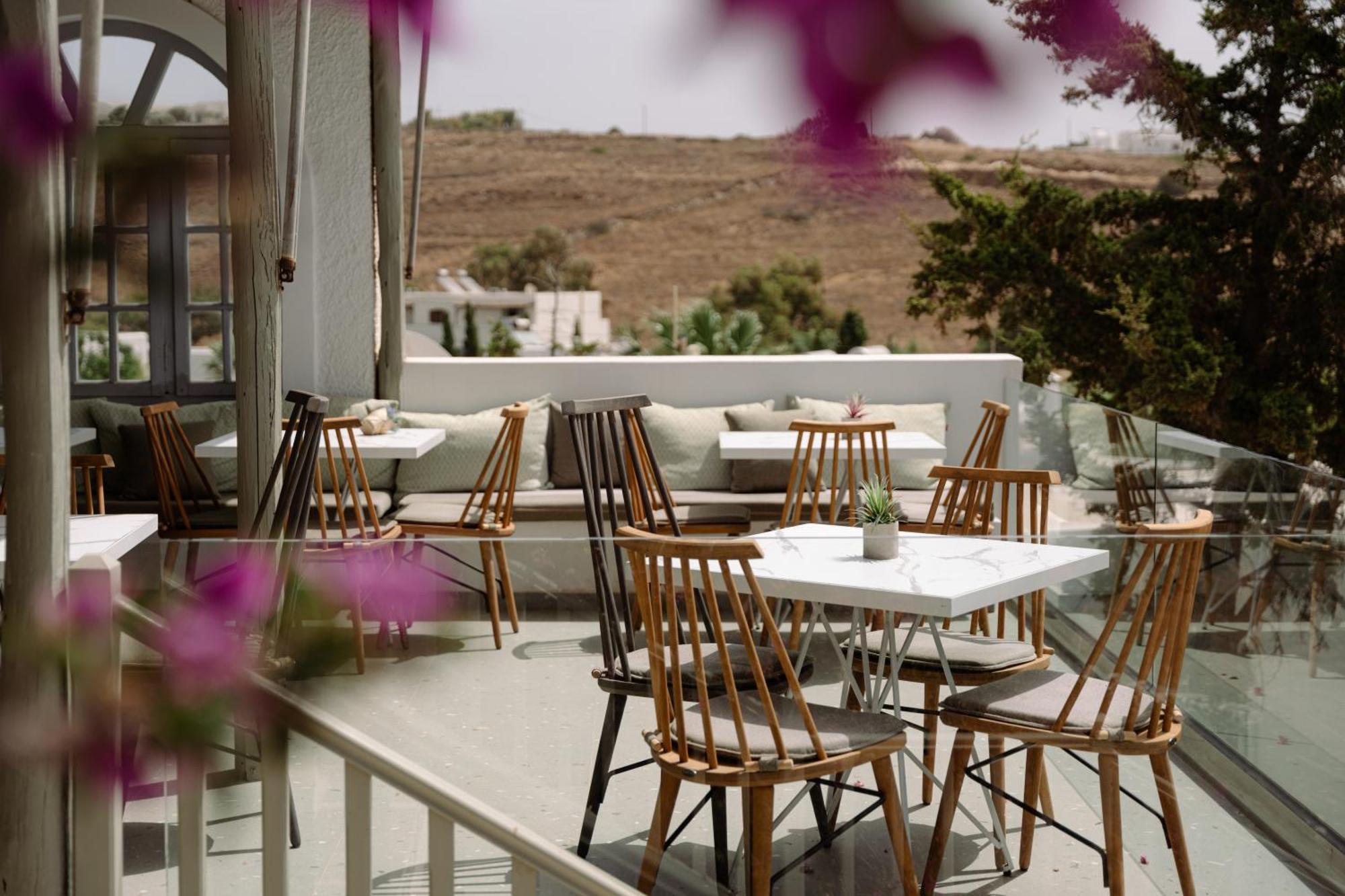 Pnoi Hotel Logaras Exteriör bild