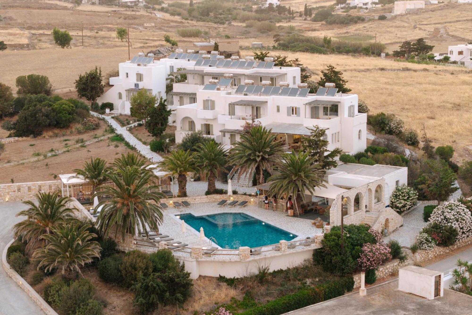 Pnoi Hotel Logaras Exteriör bild