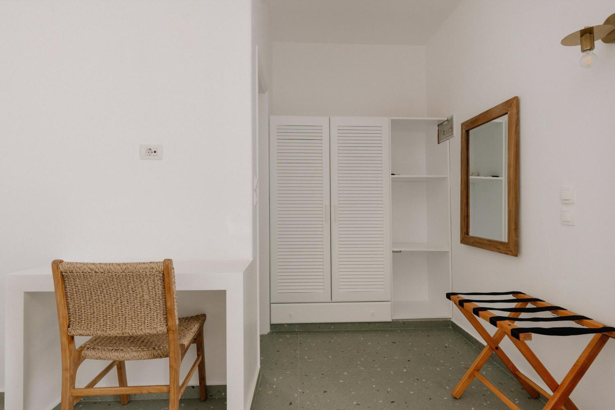 Pnoi Hotel Logaras Exteriör bild
